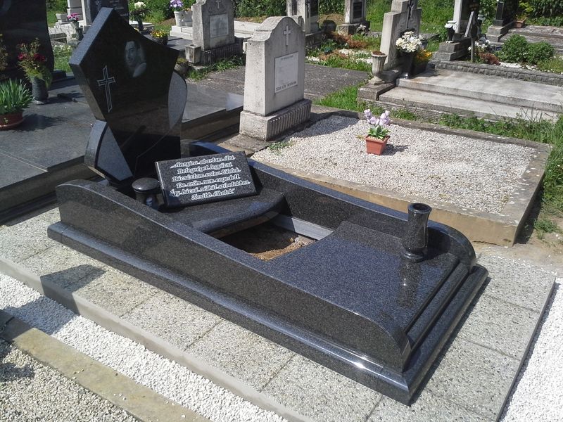 Egyszemélyes gránit síremlékek - Balázsgránit