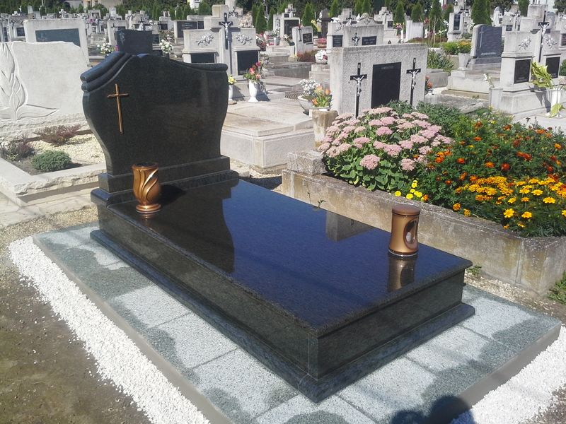 Egyszemélyes gránit síremlékek - Balázsgránit