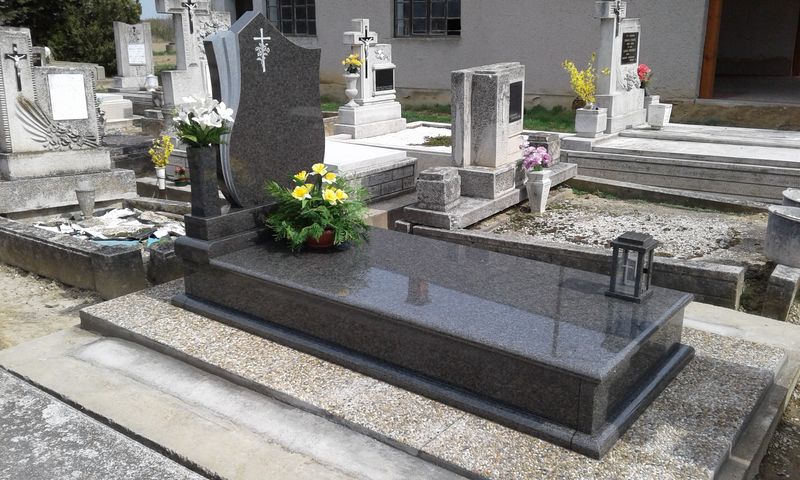 Egyszemélyes gránit síremlékek - Balázsgránit