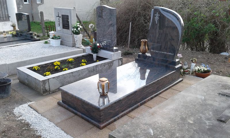 Egyszemélyes gránit síremlékek - Balázsgránit