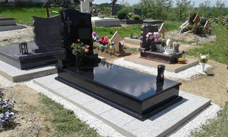 Egyszemélyes gránit síremlékek - Balázsgránit