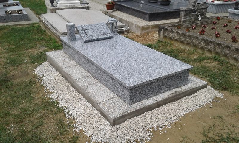 Egyszemélyes gránit síremlékek - Balázsgránit