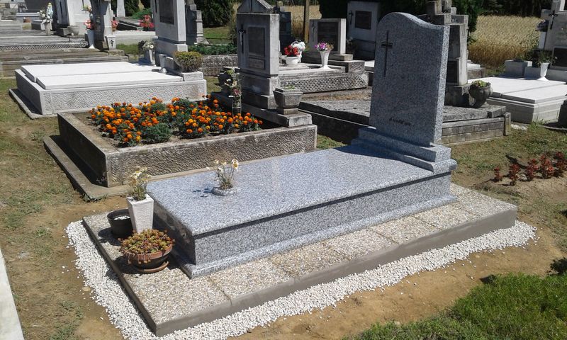 Egyszemélyes gránit síremlékek - Balázsgránit