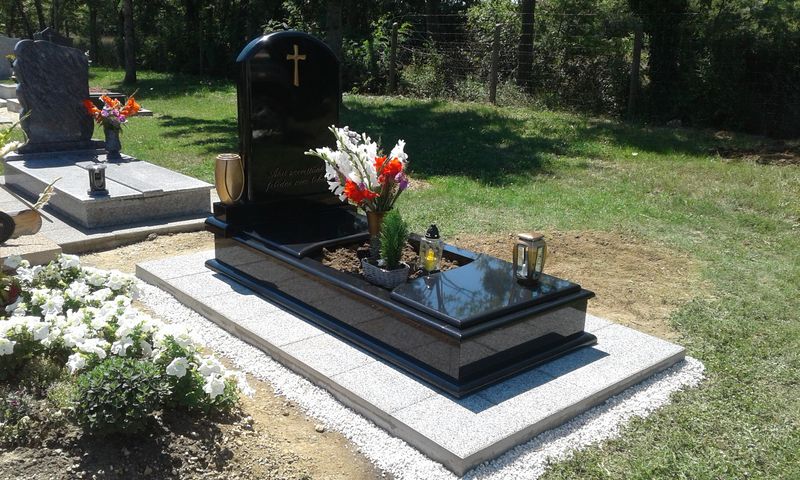 Egyszemélyes gránit síremlékek - Balázsgránit