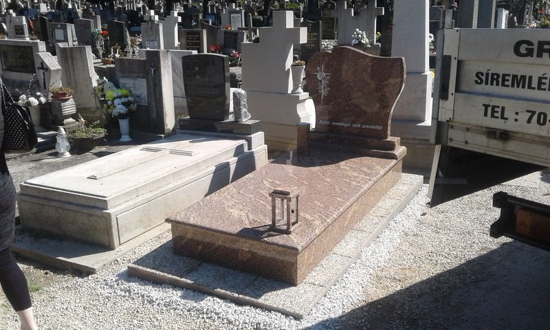 Egyszemélyes gránit síremlékek - Balázsgránit