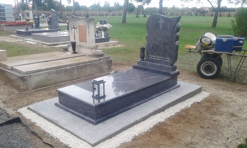 Egyszemélyes gránit síremlékek - Balázsgránit