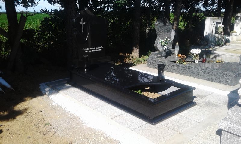 Egyszemélyes gránit síremlékek - Balázsgránit