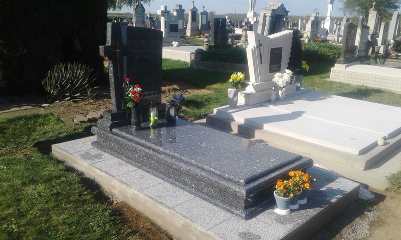 Egyszemélyes gránit síremlékek - Balázsgránit