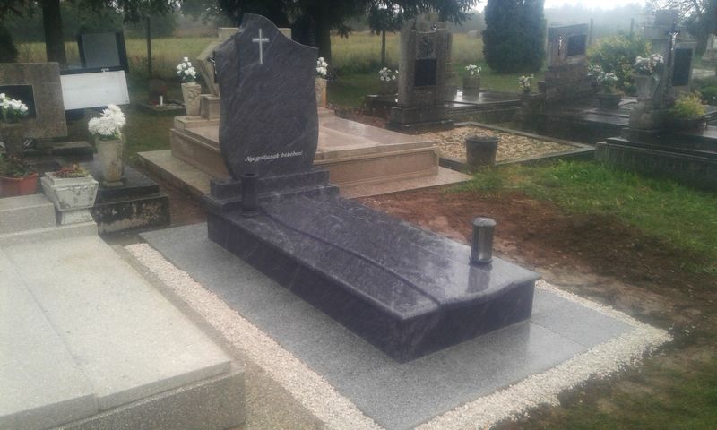 Egyszemélyes gránit síremlékek - Balázsgránit