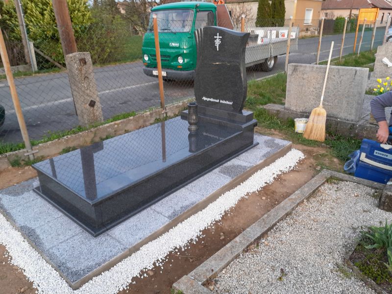 Egyszemélyes gránit síremlékek - Balázsgránit