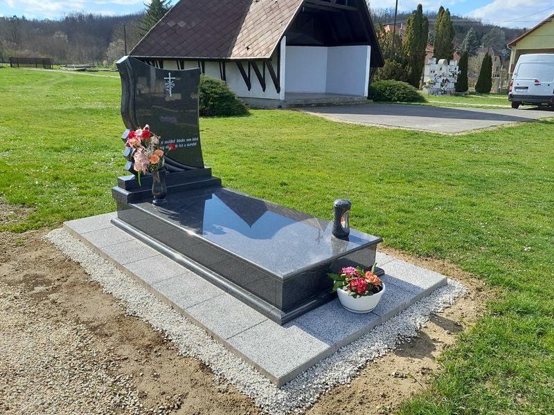 Egyszemélyes gránit síremlékek - Balázsgránit