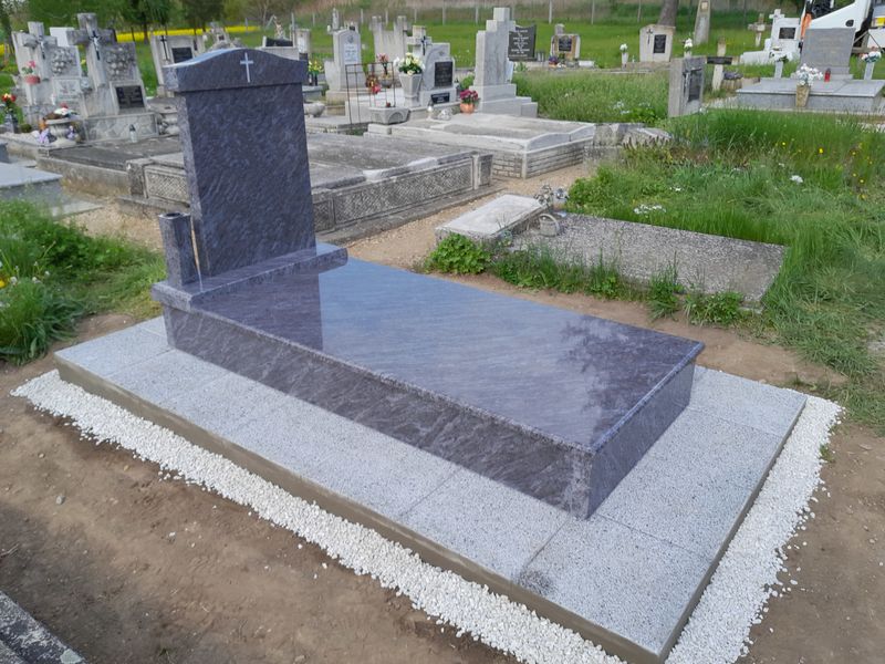 Egyszemélyes gránit síremlékek - Balázsgránit