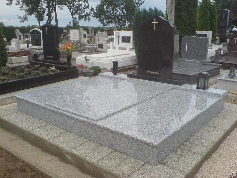 Háromszemélyes gránit síremlékek - Balázsgránit