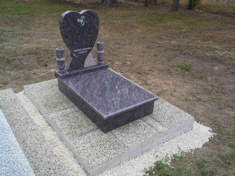 Gránit urnasírok - Balázsgránit