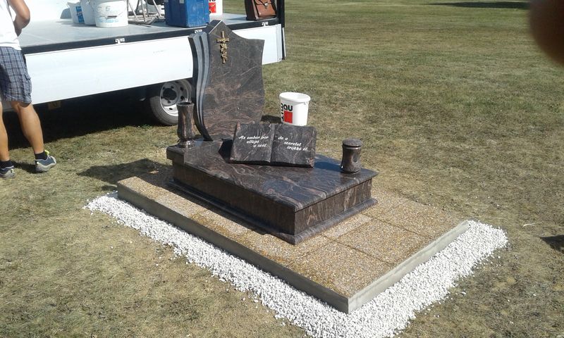 Gránit urnasírok - Balázsgránit