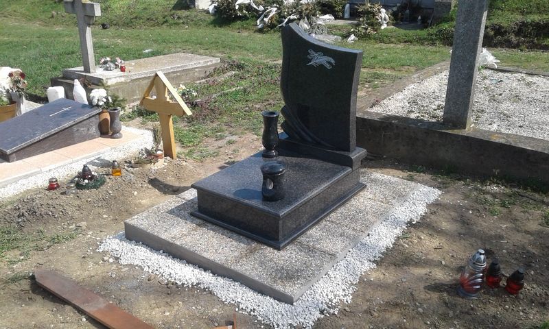 Gránit urnasírok - Balázsgránit