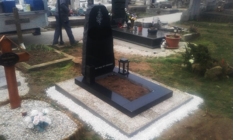 Gránit urnasírok - Balázsgránit