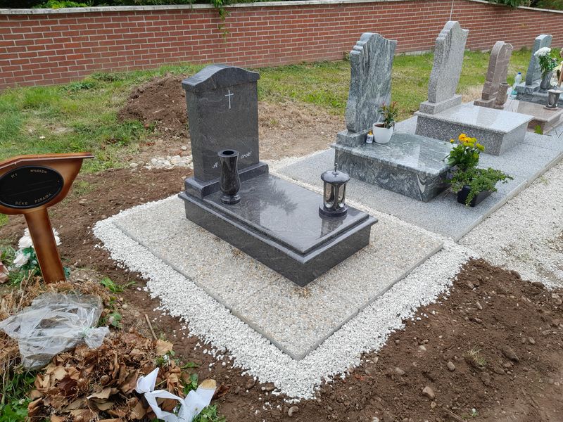 Gránit urnasírok - Balázsgránit