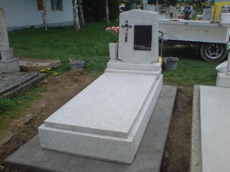 Egyszemélyes műkő síremlékek - Balázsgránit